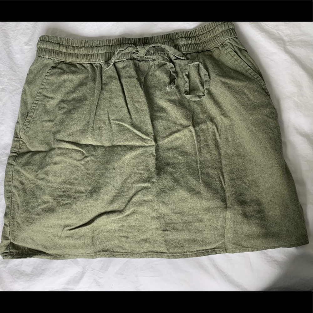 Forever 21 army green linen mini skirt size small